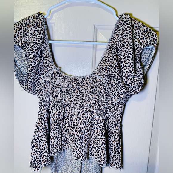 Urban Outfitters UO Angelo Smocked Bodice Top Animal‎ Print Neutral Size M Boho - Picture 1 of 3